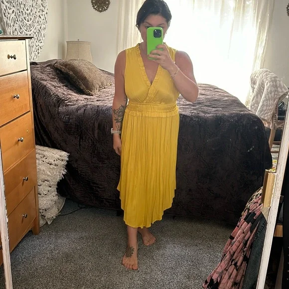 Yellow dress - Picture 3 of 6